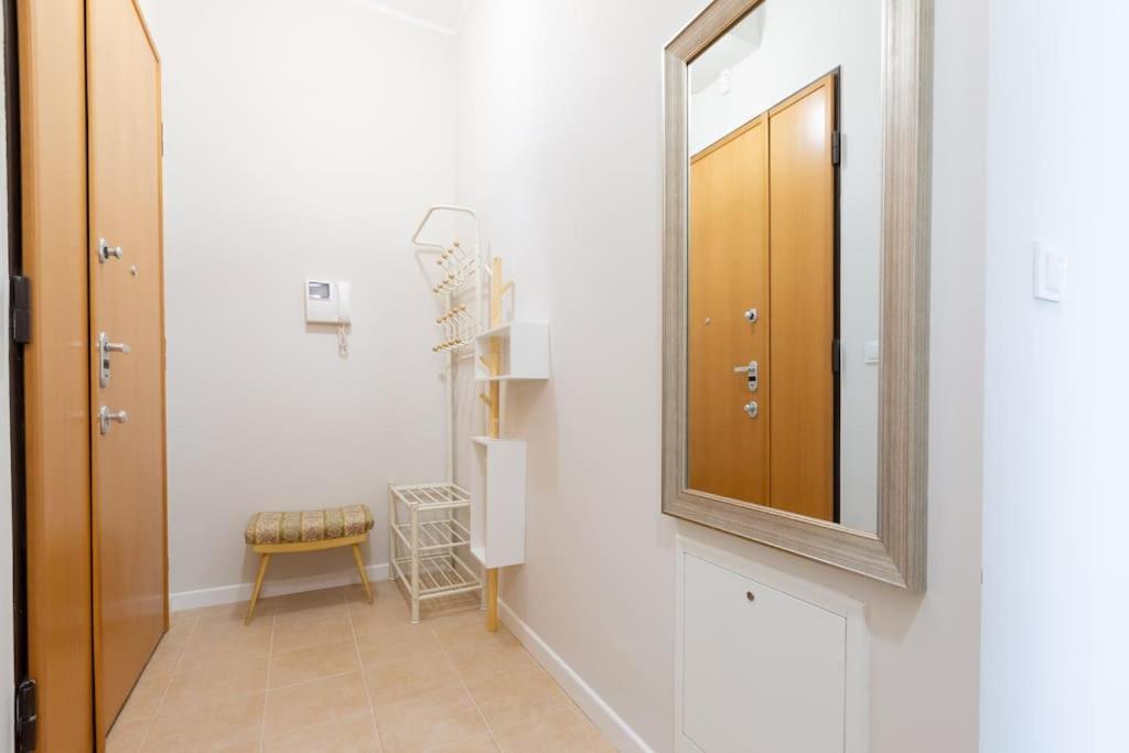 Bright And Cozy Apartment Near Park, With A Huge Terrace. Warschau Exterior foto
