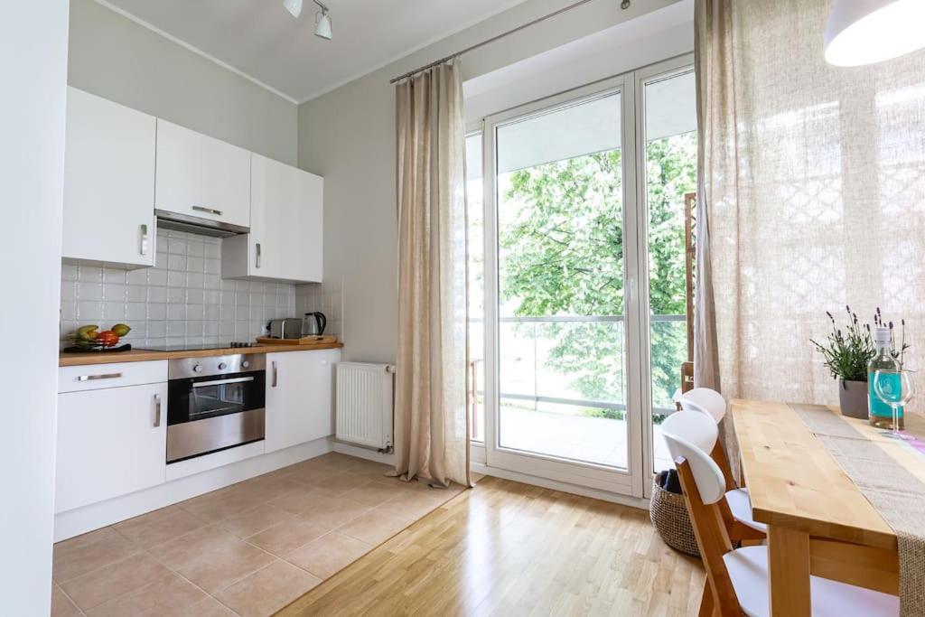Bright And Cozy Apartment Near Park, With A Huge Terrace. Warschau Exterior foto