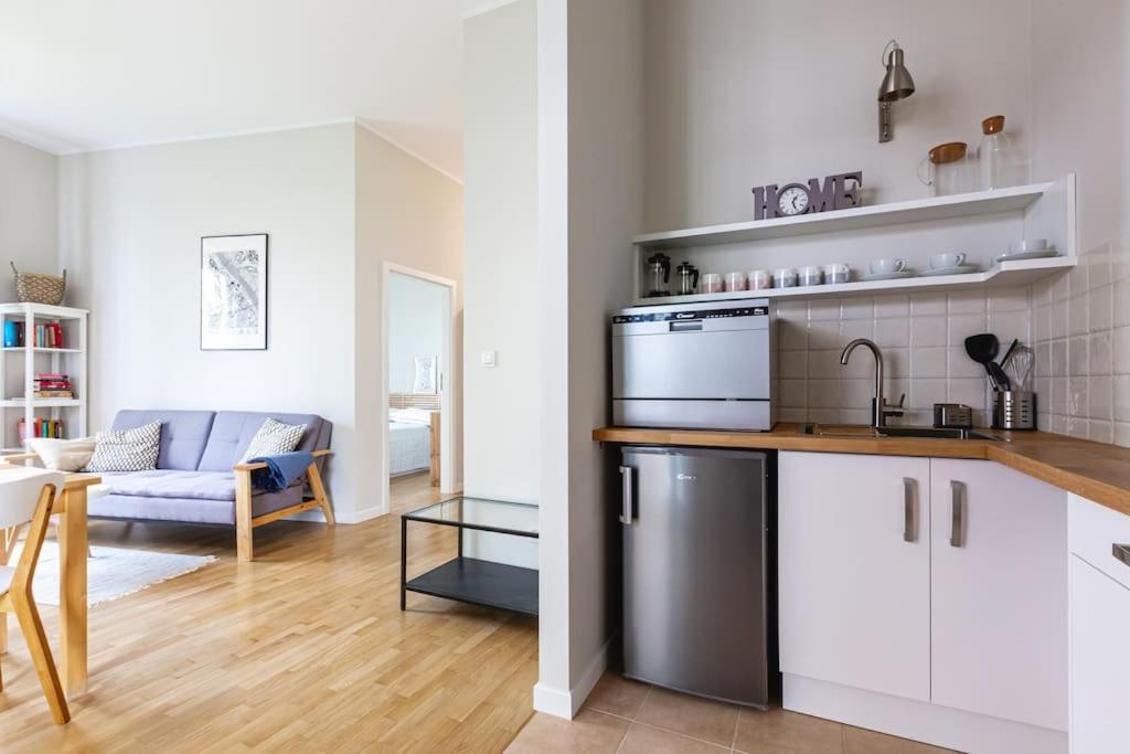Bright And Cozy Apartment Near Park, With A Huge Terrace. Warschau Exterior foto
