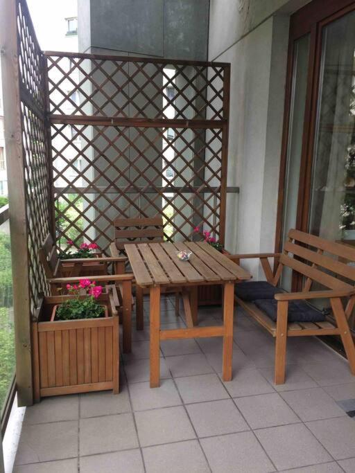 Bright And Cozy Apartment Near Park, With A Huge Terrace. Warschau Exterior foto