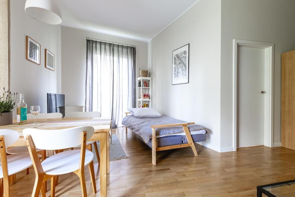 Bright And Cozy Apartment Near Park, With A Huge Terrace. Warschau Exterior foto